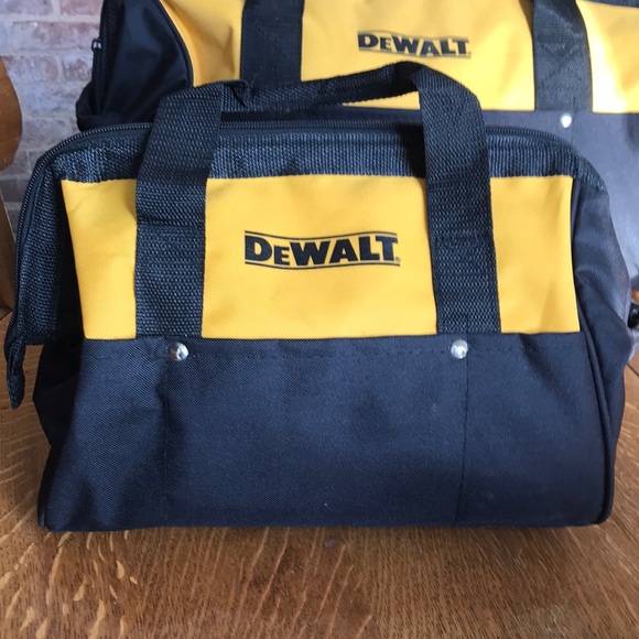 DeWalt Medium Contractor Tool Bag - Picture 1 of 8